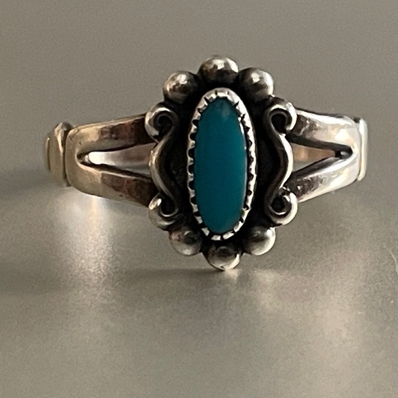 Bell Trading Post Jewelry - Vintage Turquoise Sterling Ring.